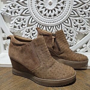 Sofft Brown Wedge Ankle Boots Womens 9